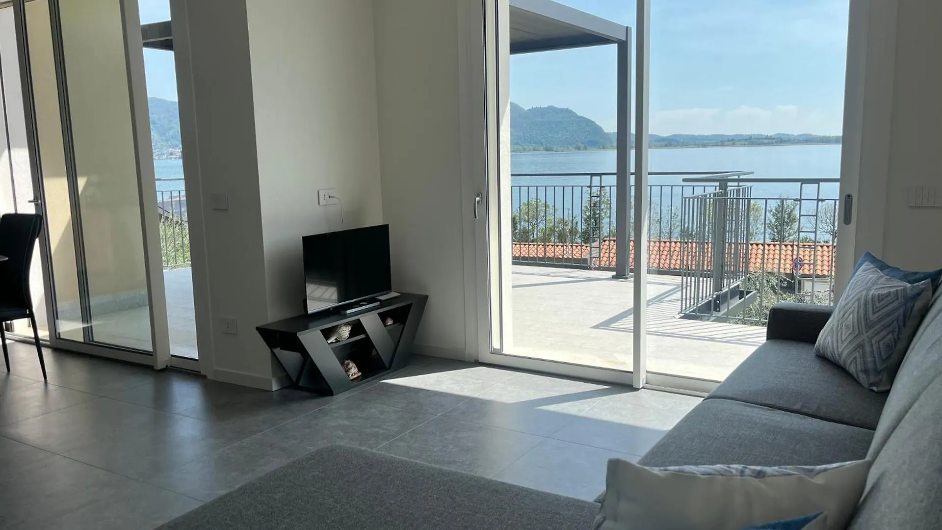 Villa Anna - Lake View Apartments Predore Italien